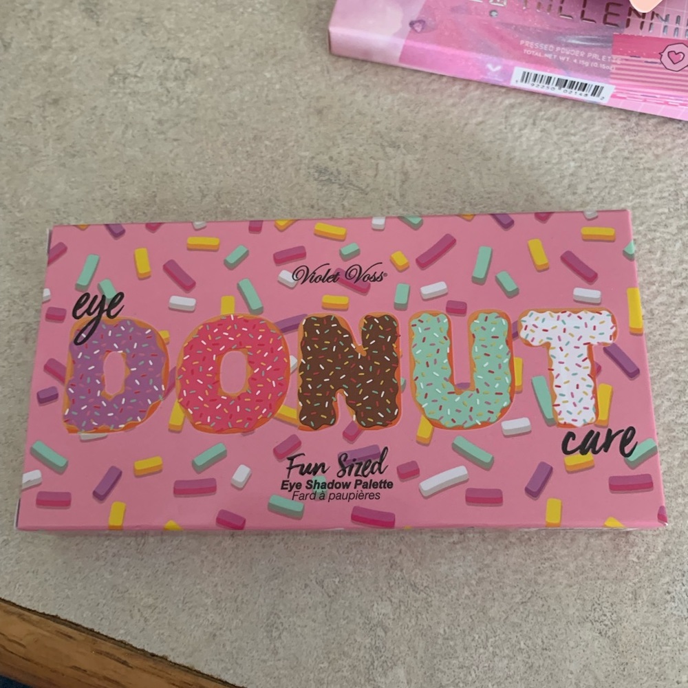 Violet boss eye donut care fun sized palette